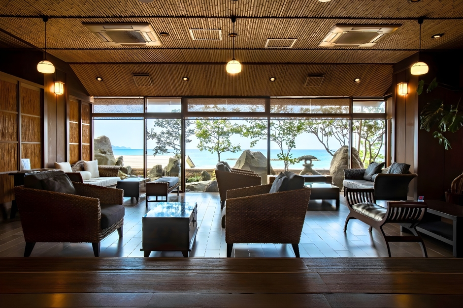 南館1階 ロビー