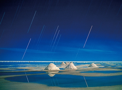 (Photo_16) 月夜のウユニ湖に沈むオリオン座 (ボリビア) 1986年 撮影:片平孝
