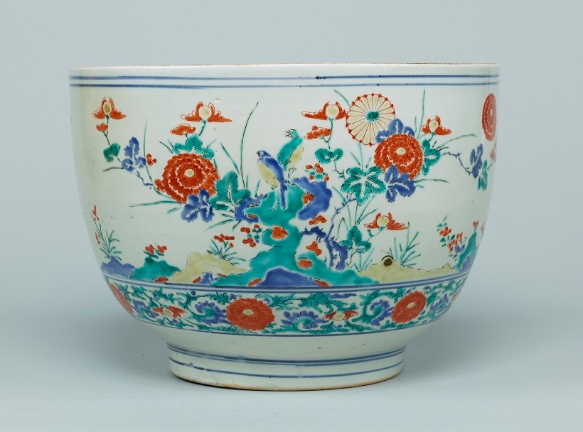 重要文化財 色絵花鳥文大深鉢 伊万里(柿右衛門様式) 江戸時代・17世紀 東京国立博物館蔵
