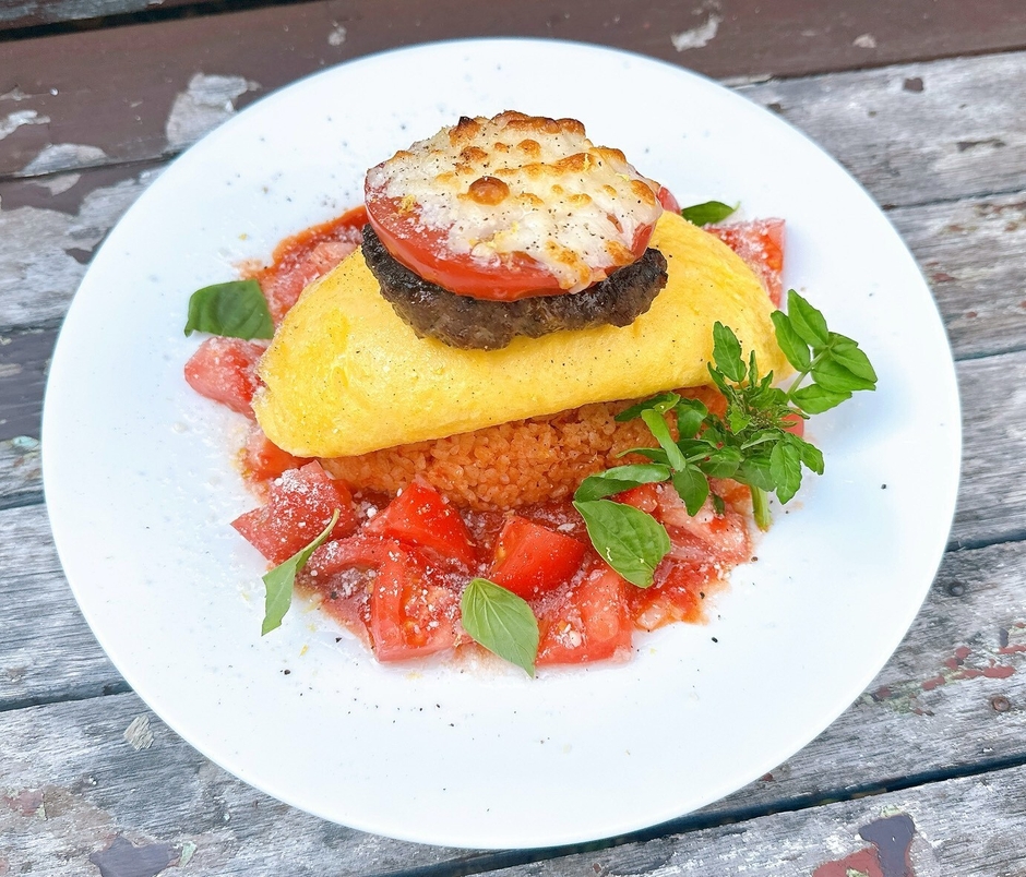 トマトの2種調理とバジルのオムバーグ