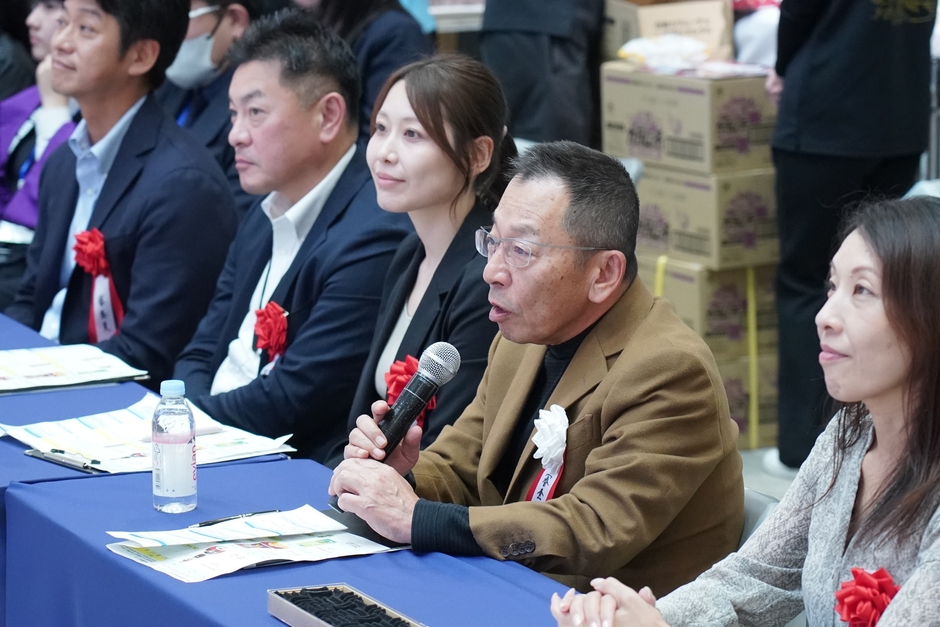 審査員の皆さんから質問や感想をいただきました