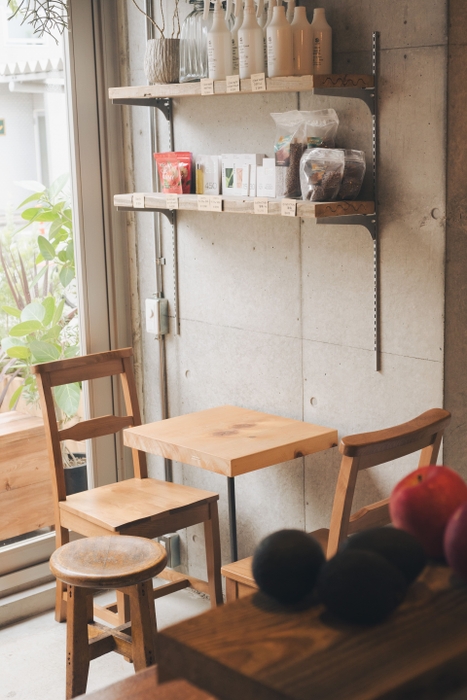 温かみのある店内席