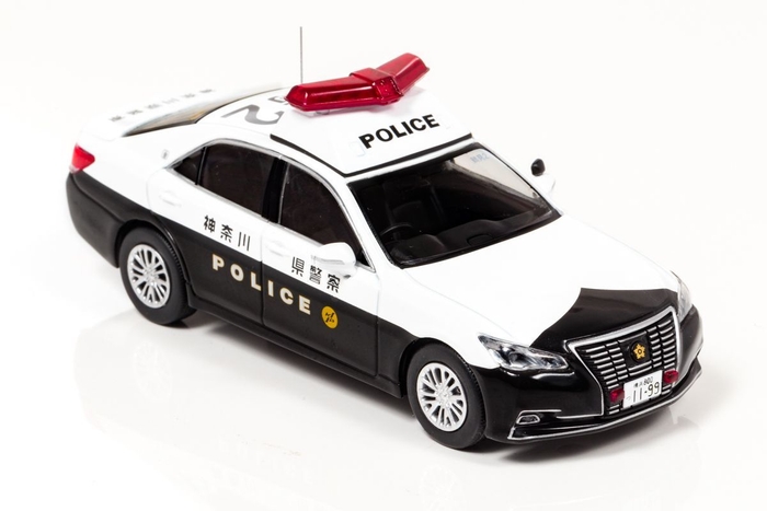 神奈川県警察:右前