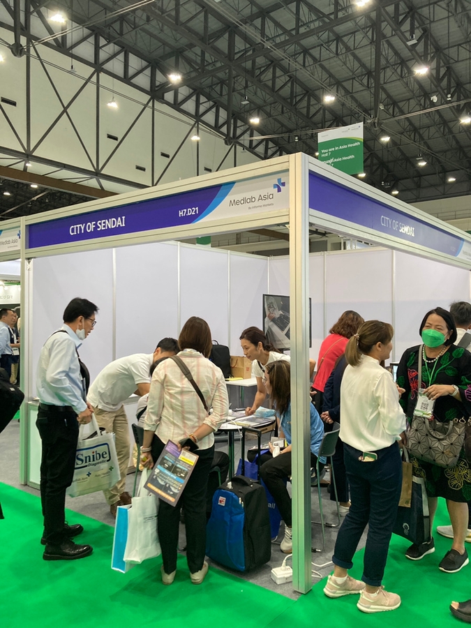 METEOR BLASTER VR のブース