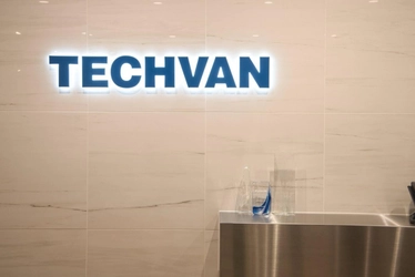 テクバン株式会社、経営資源の戦略的な投資判断を支える経営管理プラットフォーム「DIGGLE」で事業KPIのフォーキャスト管理を高度化し、経常利益1.5倍を実現。経営管理DXの導入事例インタビュー記事を公開