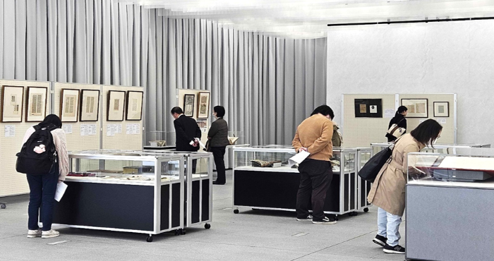 「第31回近畿大学中央図書館貴重書展」を開催　寛永行幸絵巻など近畿大学所蔵の貴重な資料を一般公開