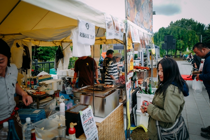 昨年開催の様子:飲食ブース