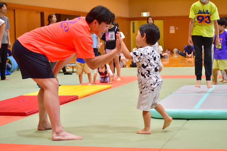 必ずハイタッチ!