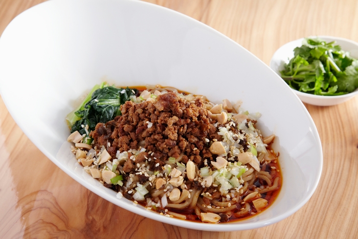 汁なし担担麺_盛り付け例