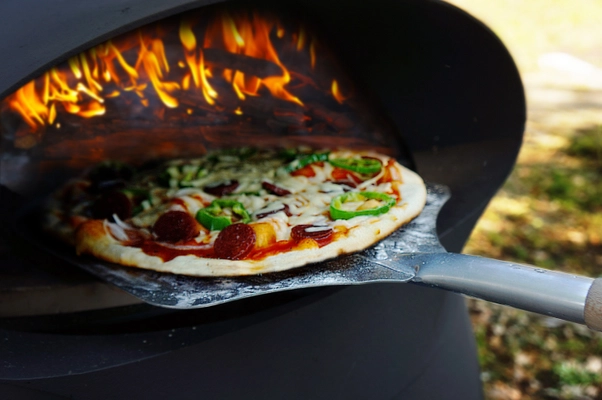 アウトドアシーンで活躍！マルチオーブン「PIZZA EGG」登場　 創業100年の鋳物屋によるオリジナルブランド「MARUIMONO」 第一弾商品として6月10日発売