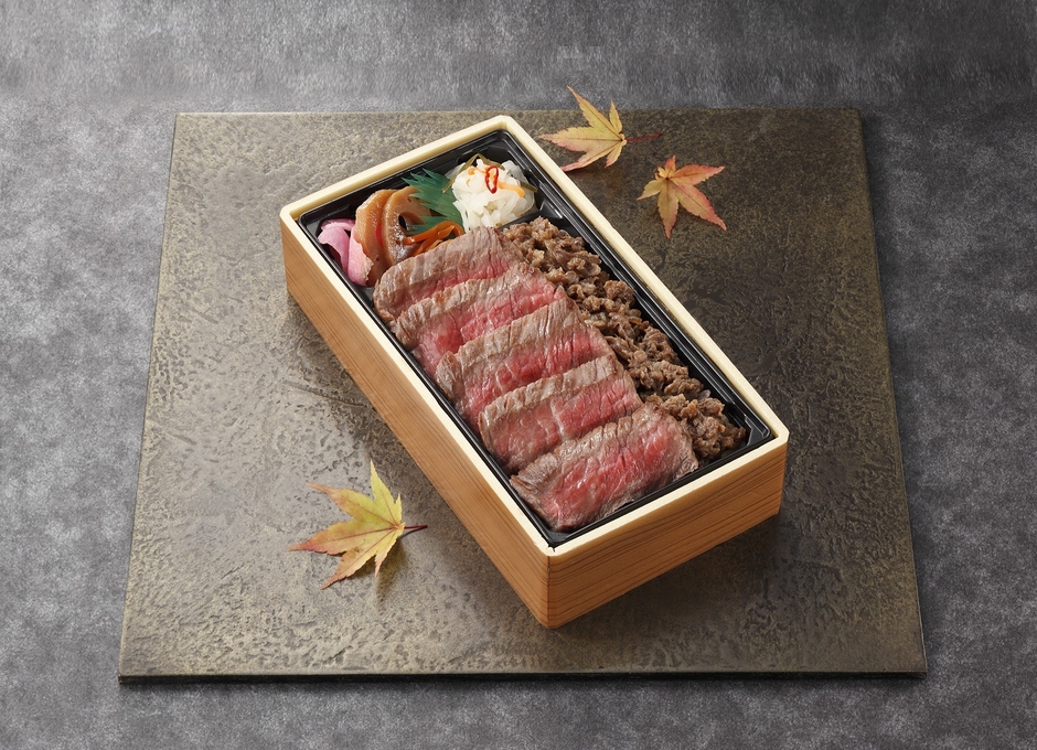 『佐が家』佐賀牛モモステーキ&すき焼き弁当 1.944円