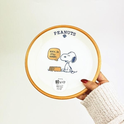 スヌーピーの楽しいポップな食器シリーズ