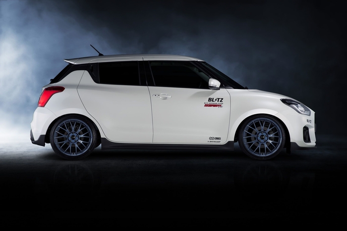 装着イメージ1 BLITZ SWIFT SPORT