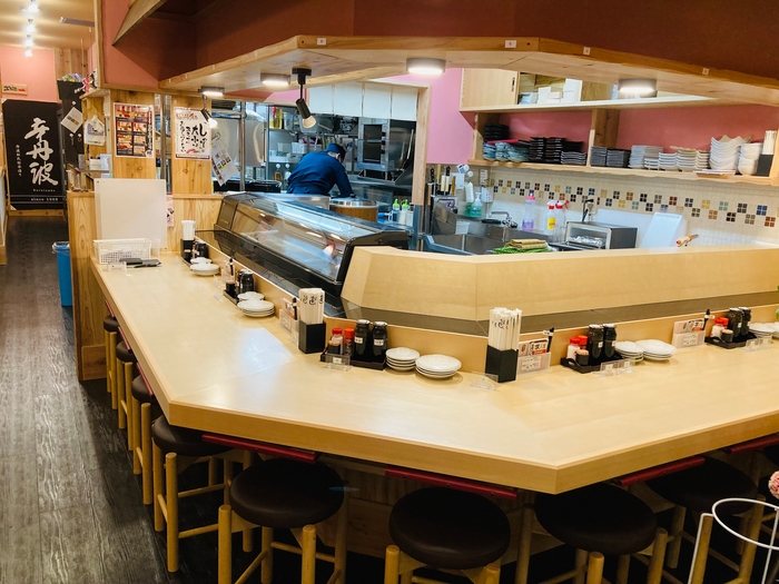 や台ずし内観カウンター