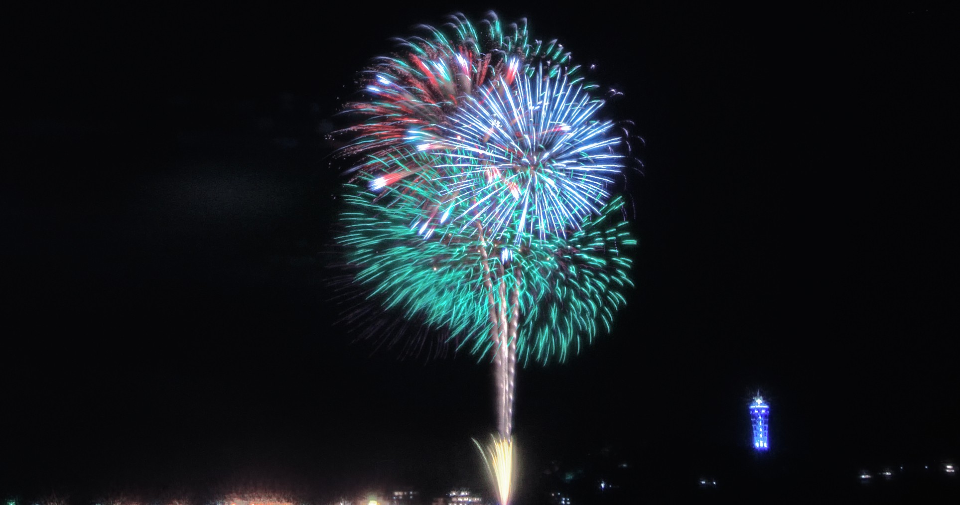 【湘南・江ノ島海の家ちょっとヨットビーチハウス2025】夜空を彩るマイアミビーチショー”夏”花火を見ながらBBQを楽しもう！