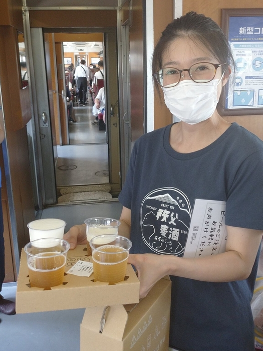 過去に運行したSL秩父麦酒号の車内イベントの様子