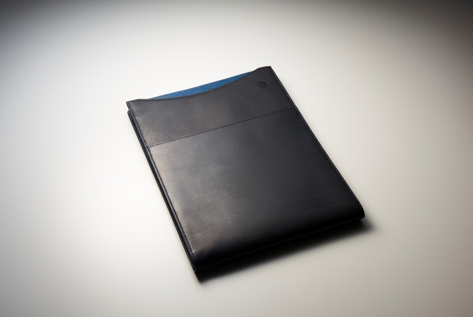 縦型PCレザーケース3