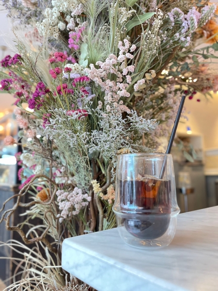 ドリンクと一緒にお写真映えする店内