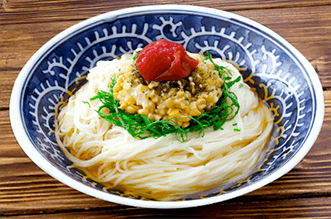 のり塩だし納豆の梅しそそうめん