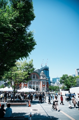 ▲2023年4月に中之島公園で実施された北浜蚤の市の様子