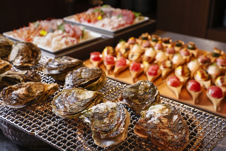 ブッフェで岩ガキ!?今だけの期間限定! 大人気メニューに伊根産岩ガキが仲間入り♪