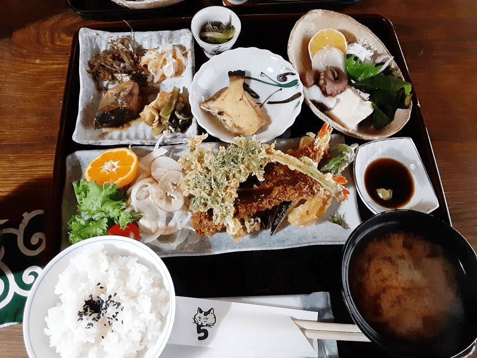 お惣菜処てつや「てつや御膳」(1,280円 税込)