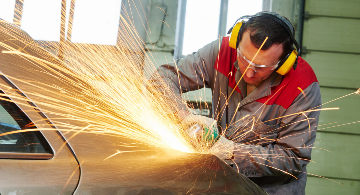 世界の自動車衝突修理市場規模は2026年までに2,196億2,000万ドルに達する見込み