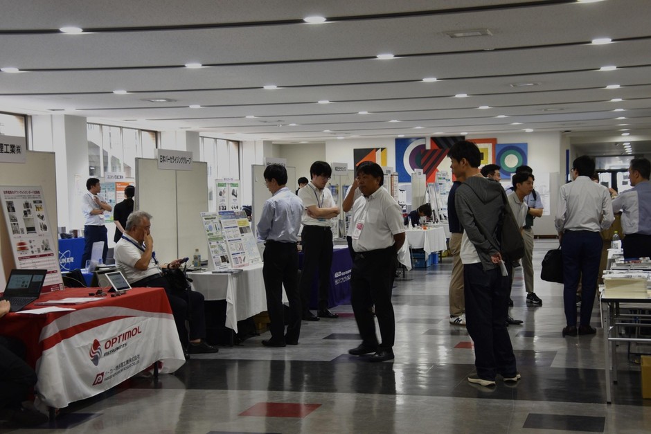 企業展示の様子