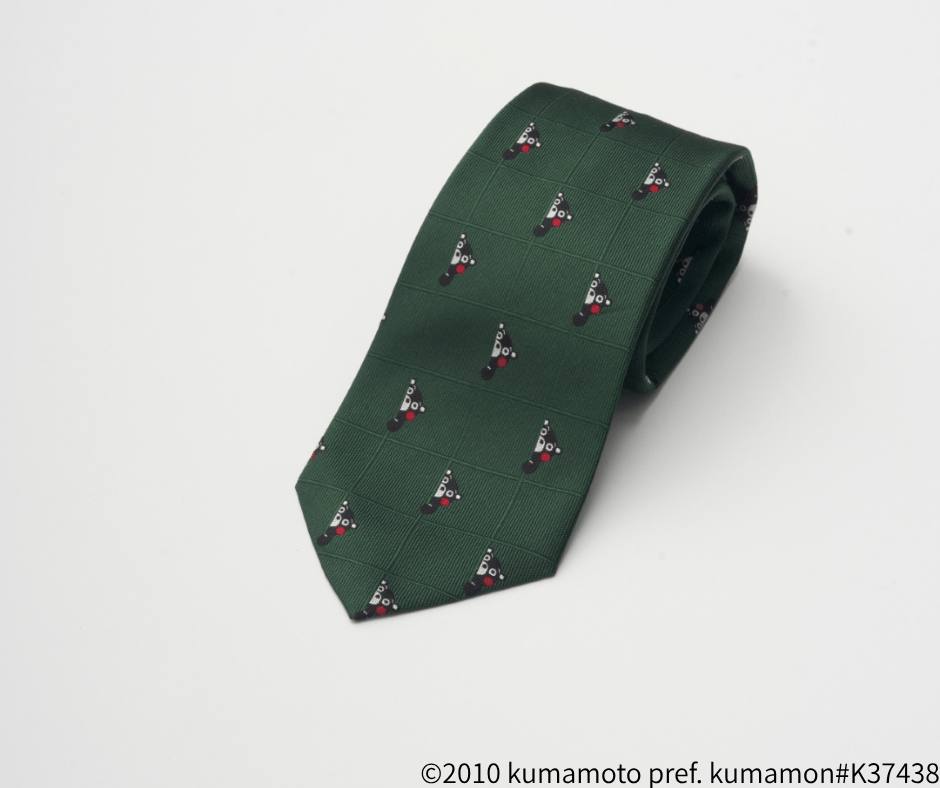 格子柄からのぞくくまモン