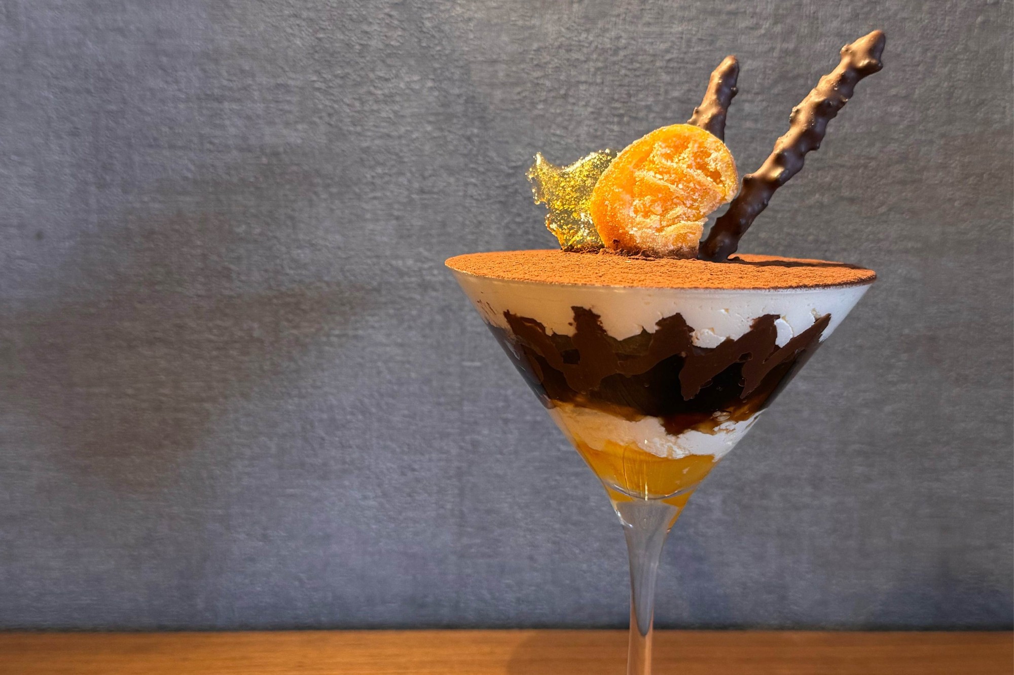 【バレンタイン×温泉宿】大人のティラミスパフェが新登場!食事の〆はバーでスイーツなひとときを|2026年2月13日(金)~15日(日)