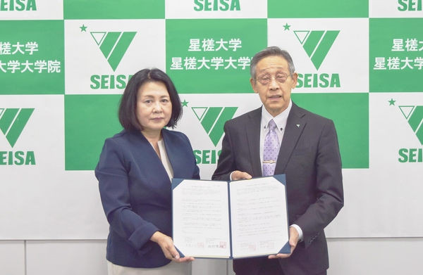 左：大阪信愛学院大学 岩澤和子学長　右：星槎大学 西村哲雄学長