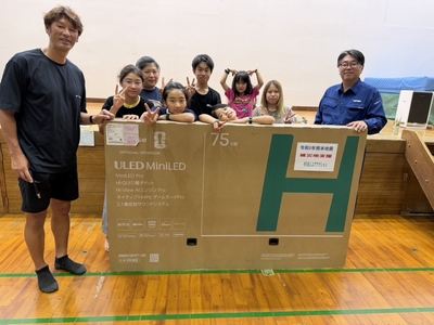 75型テレビ被災地に到着(2)