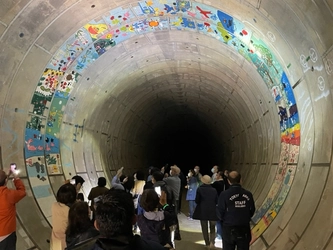 たくさん食べてたくさん学んで‼市場と地下調節池をめぐる見学ツアー