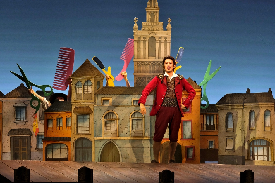 NISSAY OPERA 2022『セビリアの理髪師』 撮影:三枝近志