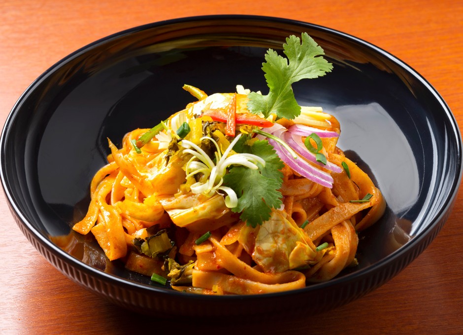 六本木ヒルズ店限定の「カオソイヘーン　汁なしまぜ麺」