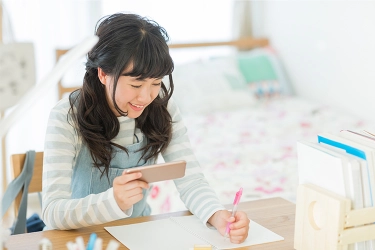 全国490教室展開中の「個別指導塾スタンダード」が、 小学4年生～高校3年生向けのオンライン個別指導で新サービス開始