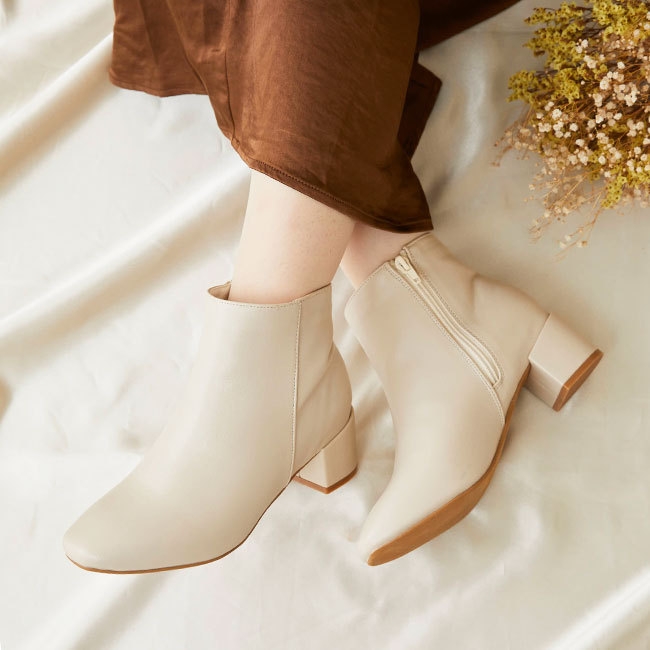 menue(メヌエ) スクエアトゥ ショートブーツ