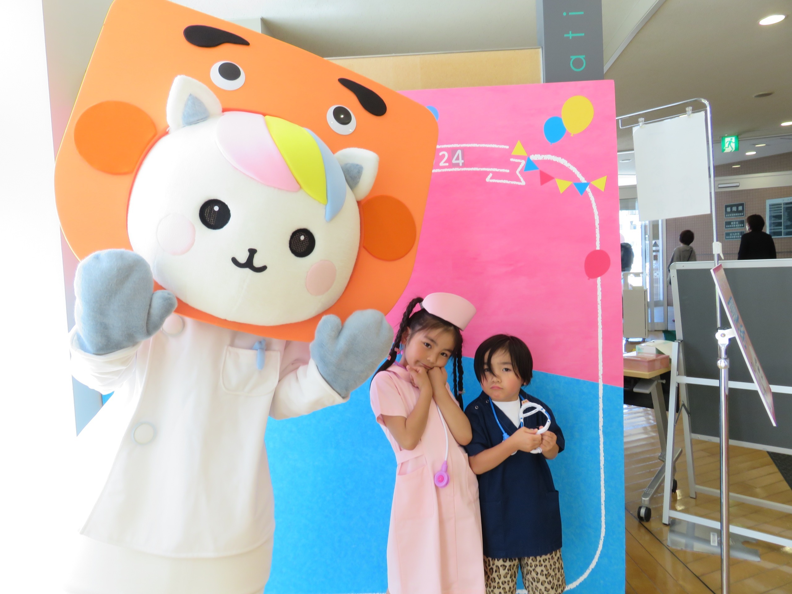 白衣体験の様子