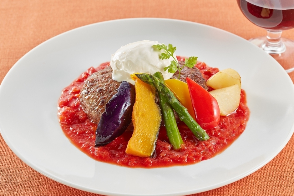 和牛の旨み!豪州産プレミアムビーフ100%ハンバーグマスカルポーネチーズのせ~こだわり塩トマトソース~