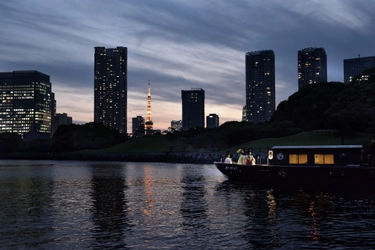 星のや東京（東京都千代田区大手町） 秋夜に伝統芸術とナイトクルーズを楽しむ 「東京・秋夜の舟あそび ～船上雅楽～」今年も開催 開催期間：2018年9月1日〜11月30日