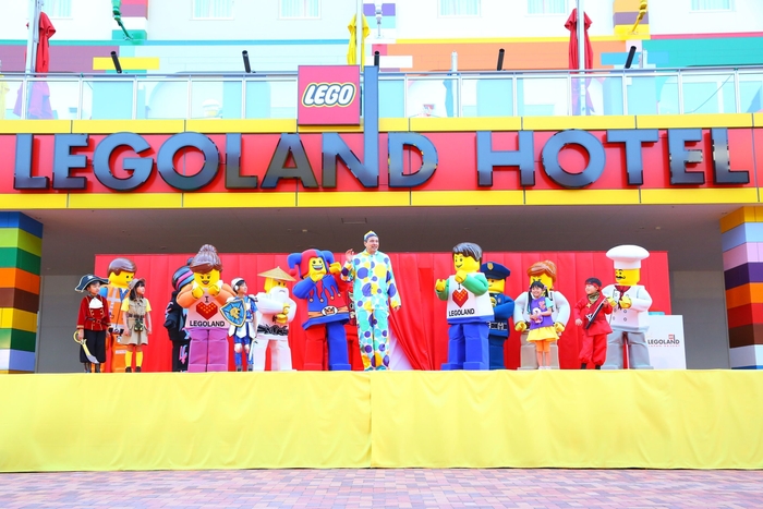 オープニングショーの様子