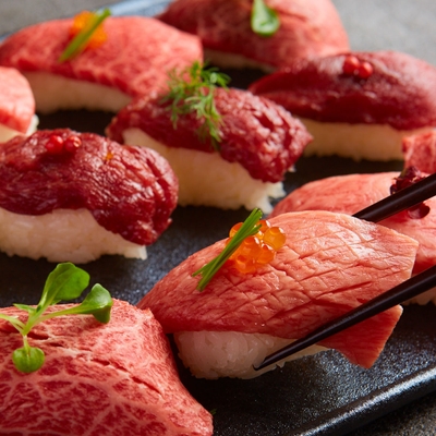 人気の肉寿司!