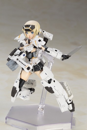 パワーアップした”轟雷改”が限定プラモデルで登場！ アニメ『フレーム 