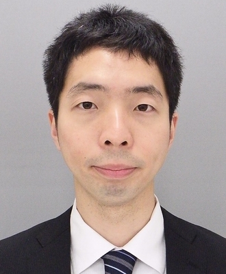 岡田 利久氏