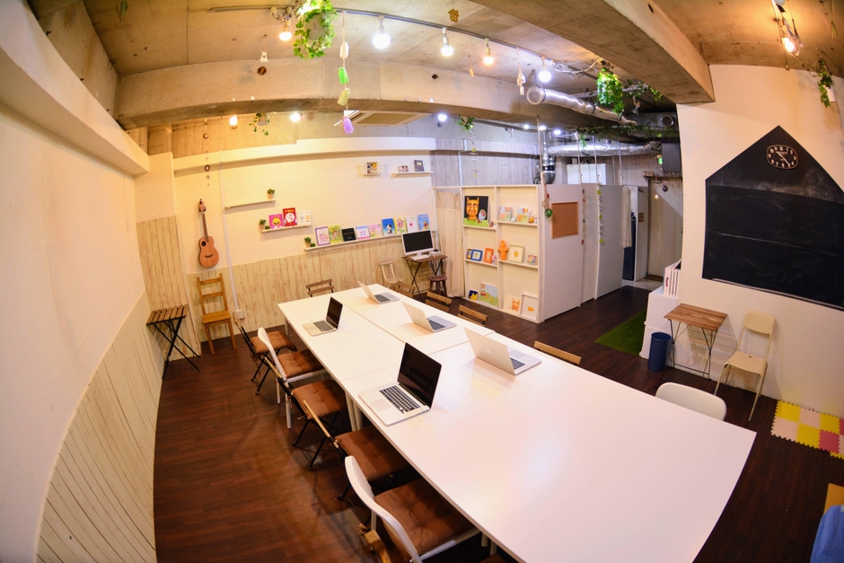 絵本の学校　東京校　2Fアトリエ