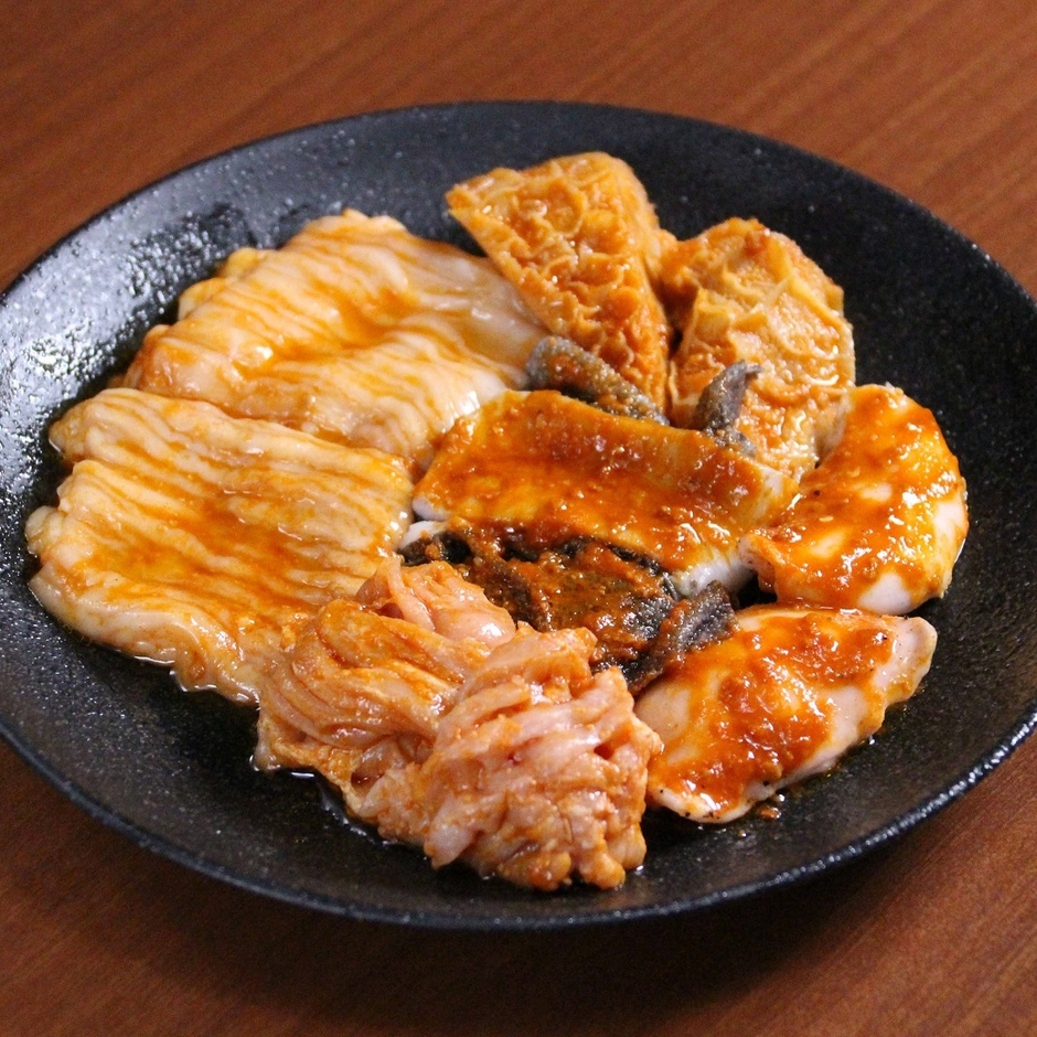 お得なホルモン盛り合わせ