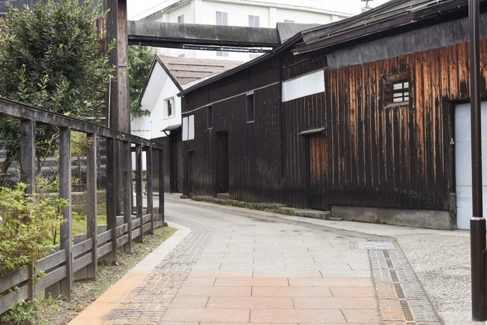 醸造の町摂田屋のエリア内に位置する旧三国街道でまちあるき