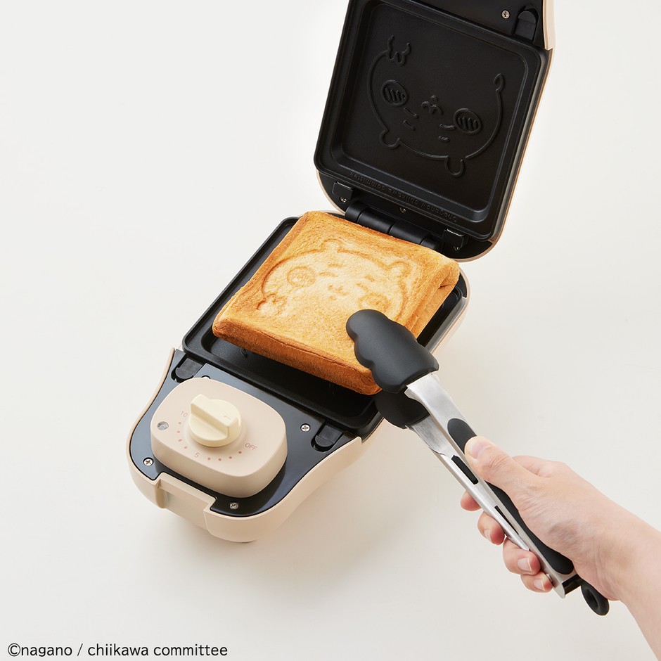 人気「ちいかわ」からホットサンドメーカーが登場！ プレート交換で 