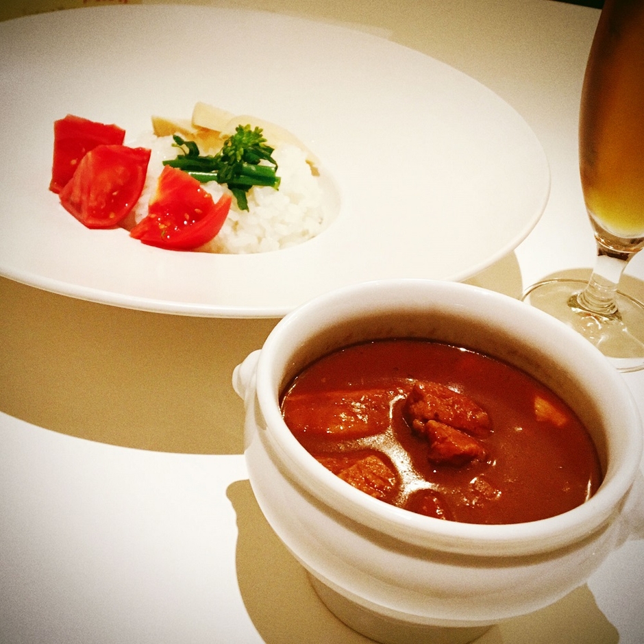 難波シェフ特製「ぜいたくカレー」(イメージ))