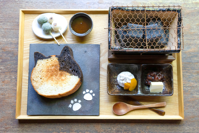 eXcafeの朝食メニュー「イクスカフェの朝ごはん」（食パン+トッピング+デザート+選べるドリンク）　1,450円（税抜）